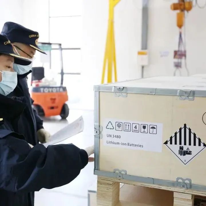 鋰<a href='http://m.lztzps.com' title='電池運輸' >電池運輸</a>