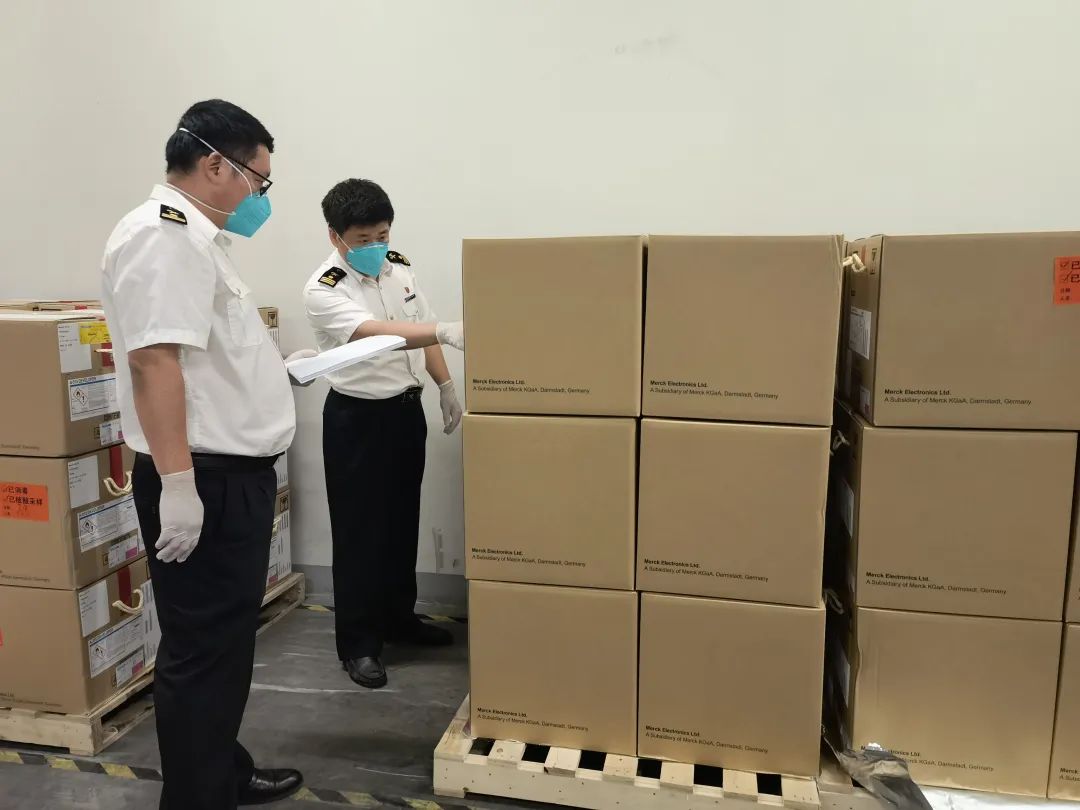 <a href='http://m.lztzps.com' title='電池海運' >電池海運</a>